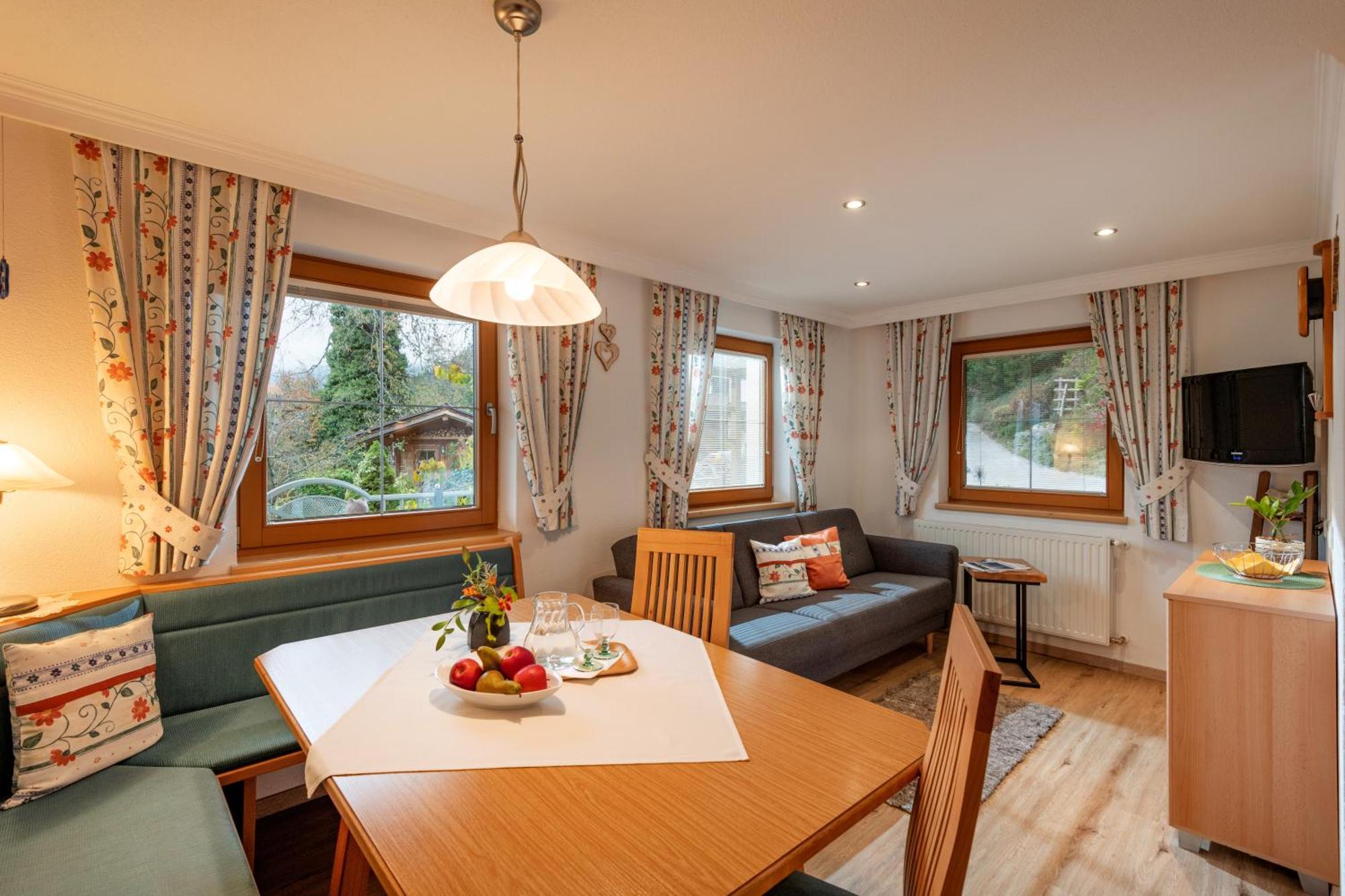 Neurauthof Hotell Zellberg Eksteriør bilde