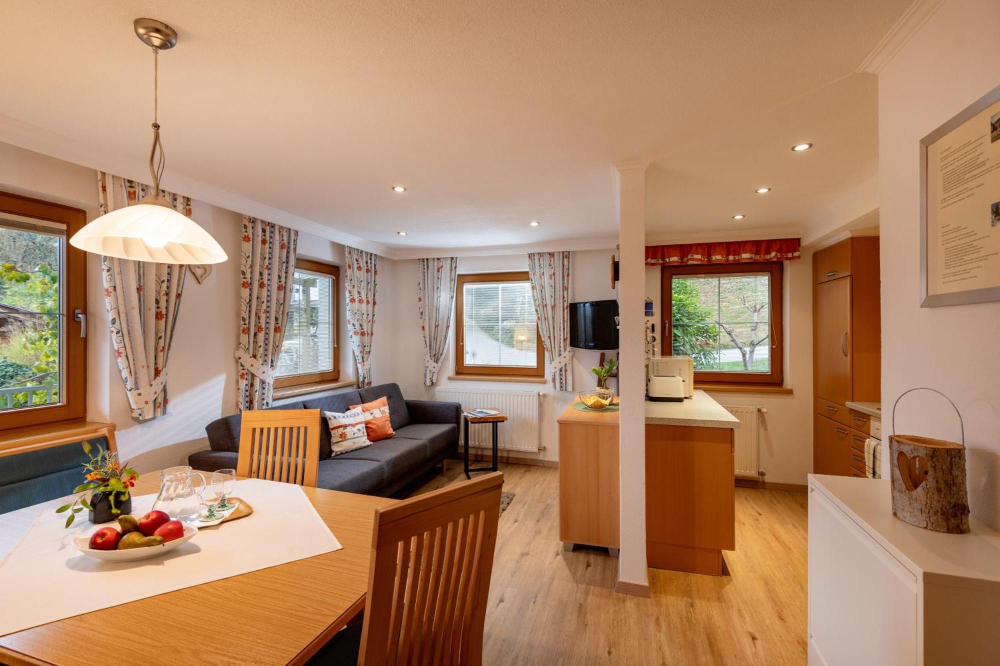 Neurauthof Hotell Zellberg Eksteriør bilde